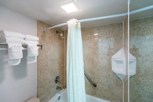 Maingate Lakeside Resort & Hotel, 