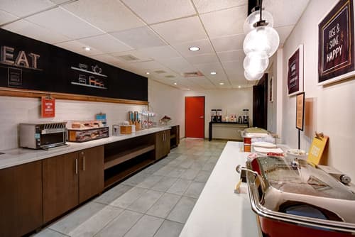 Hampton Inn & Suites Alexandria Old Town Area South