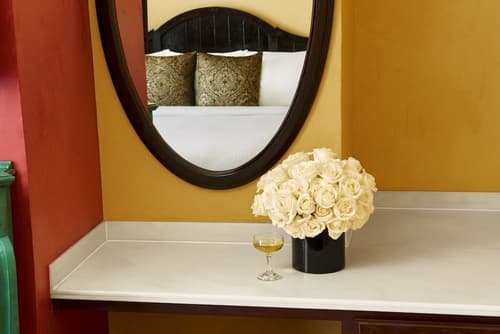 Petit Ermitage, Room