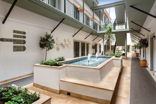 Catalonia Santa Justa, Pool