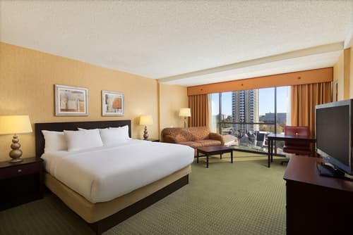 University Plaza Hotel and Convention Center Springfield, Room