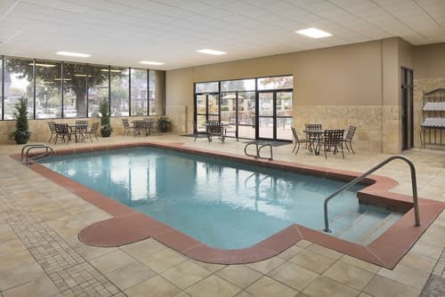 University Plaza Hotel and Convention Center Springfield, Indoor pool