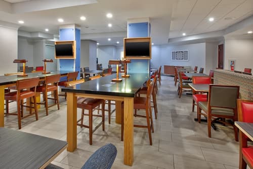 Holiday Inn Express Philadelphia-Midtown by IHG, Breakfast meal