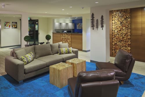 Accent Inns Victoria, Lobby