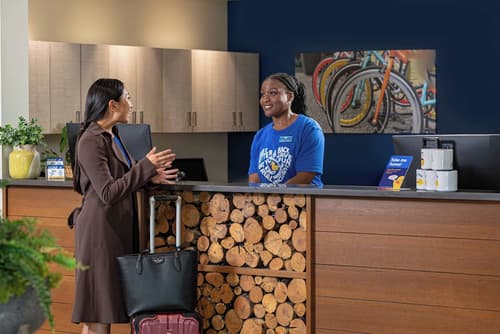 Accent Inns Victoria, Reception