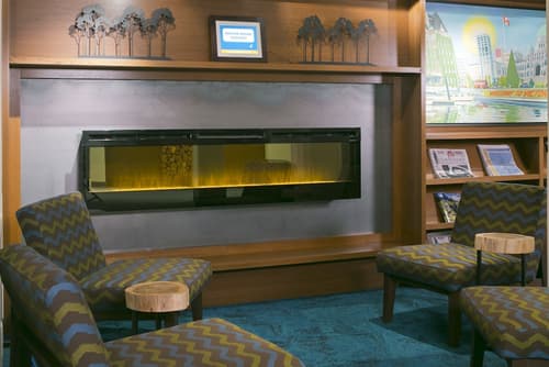 Accent Inns Victoria, Lobby sitting area