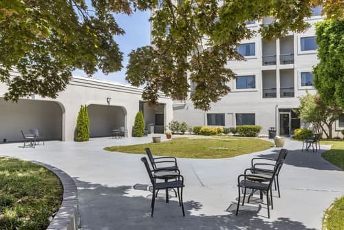 Country Inn & Suites by Radisson, Atlanta Downtown, Courtyard