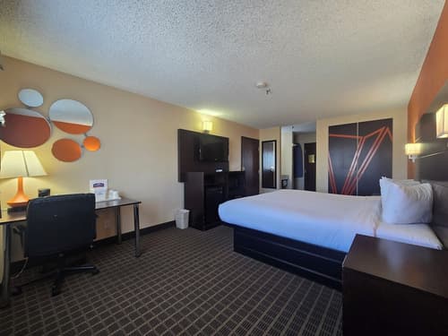 Howard Johnson by Wyndham Williams, Room