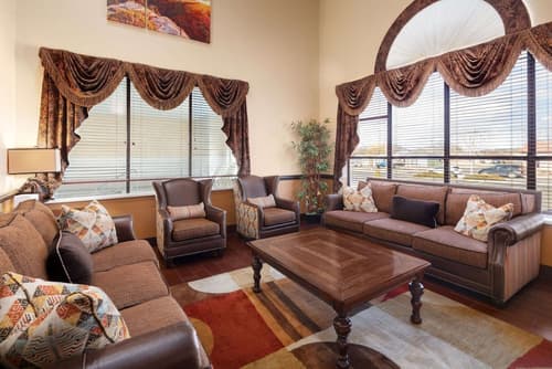 Howard Johnson by Wyndham Williams, Lobby