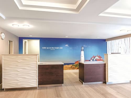 La Quinta Inn & Suites by Wyndham Portland DT/Maine Med, Lobby