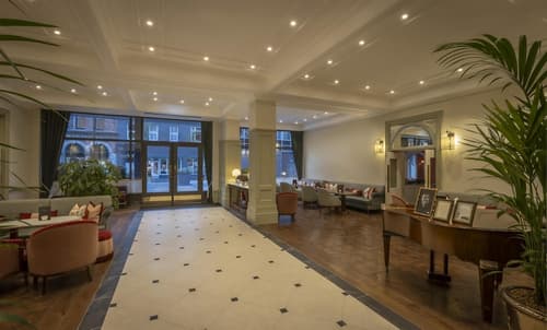 The Metropole Hotel, Lobby