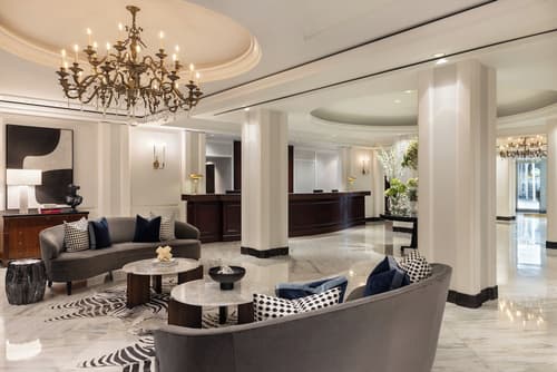 Omni Berkshire Place, Lobby