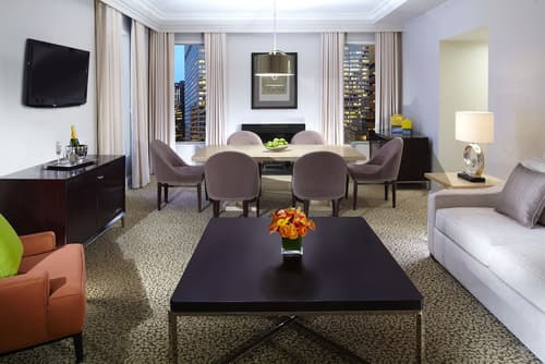 Omni Berkshire Place, Room