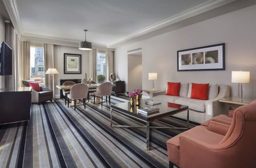 Omni Berkshire Place, Room