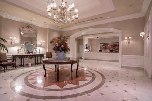 The Sutton Place Hotel Vancouver, Lobby