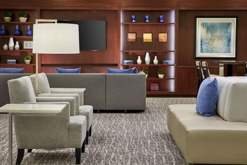 Hyatt Regency Tulsa Downtown, Lobby sitting area