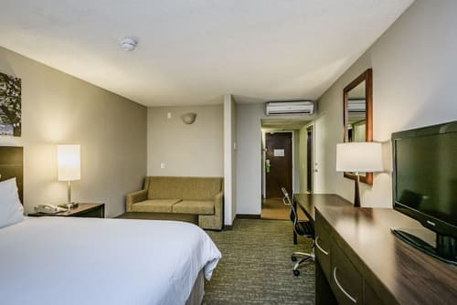 Wyndham Garden Fresno Yosemite Airport, Room