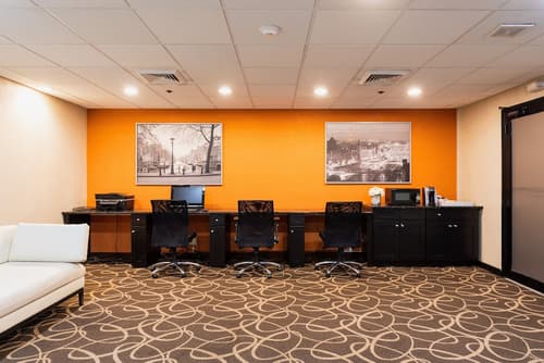 Crowne Plaza Newark Airport by IHG