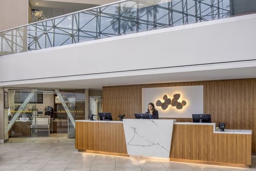 Hilton Tucson East, Lobby