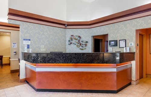 Best Western Plus Inn at Valley View, Lobby