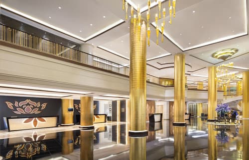 Dusit Thani Manila, Lobby