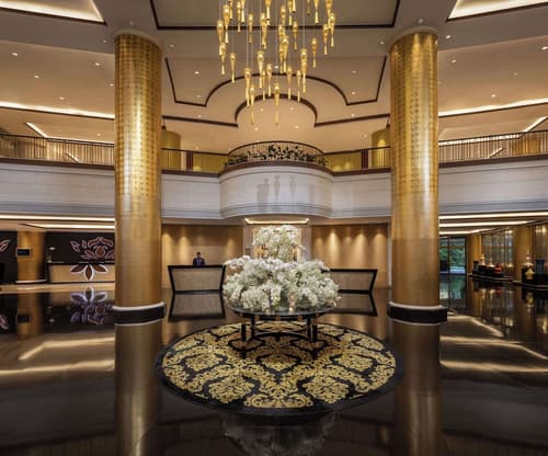 Dusit Thani Manila, Lobby