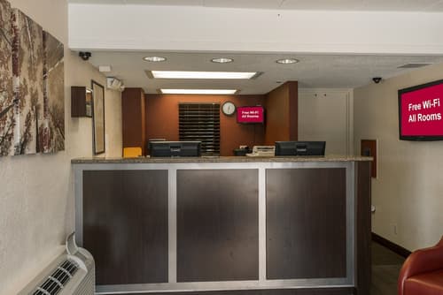 Red Roof Inn PLUS+ St Louis - Forest Park/ Hampton Ave , Lobby