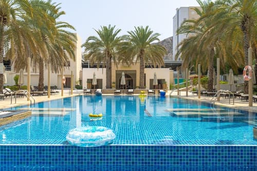 Sheraton Oman Hotel, Pool