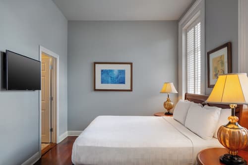 New Orleans Courtyard Hotel and Suites by the French Quarter