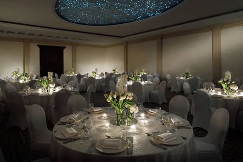 Riyadh Marriott Hotel, Reception