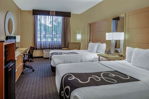 La Quinta Inn & Suites by Wyndham Naples Downtown