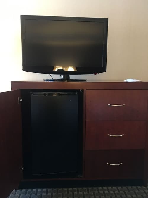 Best Western Plus Marina Shores Hotel