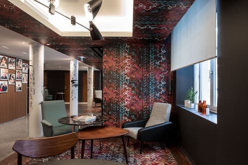 Le General Hotel, Lobby