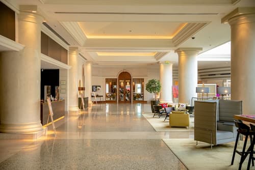 Hyatt Regency Belgrade, Lobby