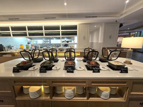 The Palace Hotel Kota Kinabalu, Restaurant