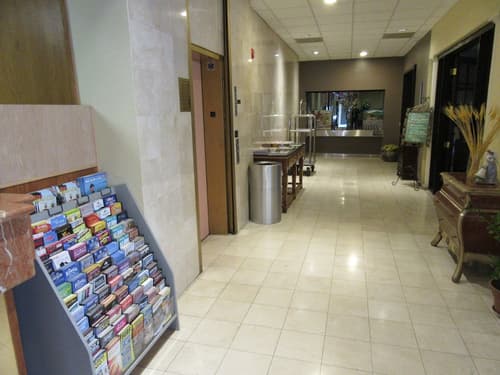 Ramada by Wyndham Los Angeles/Koreatown West