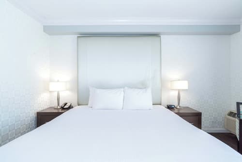 Sandman Hotel & Suites Kelowna