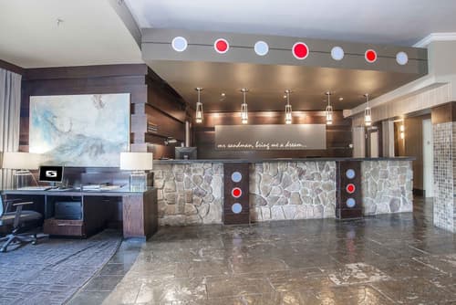 Sandman Hotel & Suites Kelowna, Reception