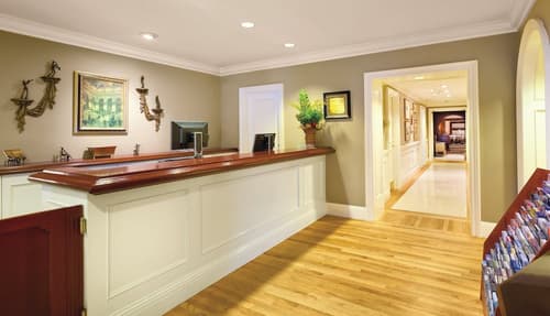 Inn At The Opera, Lobby sitting area