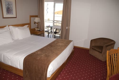 Hotel Rainha D. Amelia, Arts & Leisure, Room