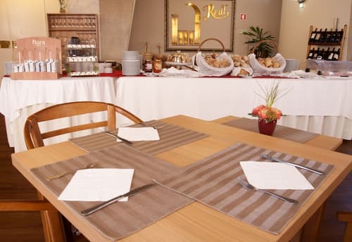 Hotel Rainha D. Amelia, Arts & Leisure, Breakfast area