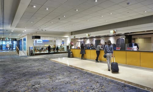 Hilton London Kensington, Reception