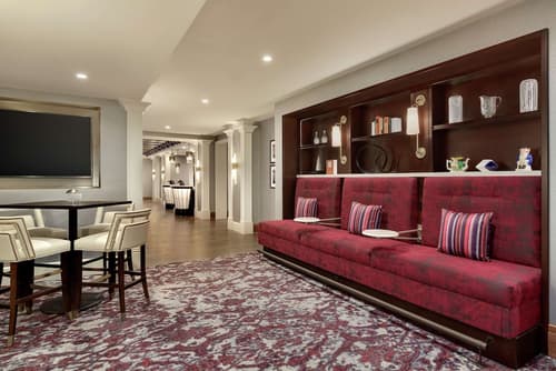 Hilton Checkers Los Angeles, Lobby