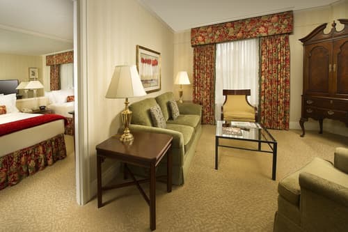 Mayflower Park Hotel, Room
