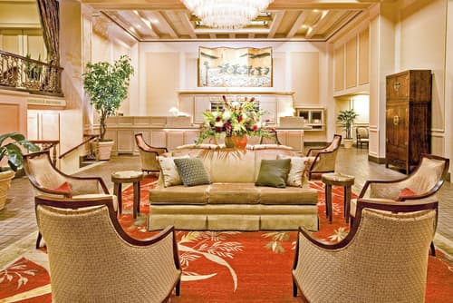 Mayflower Park Hotel, Lobby sitting area