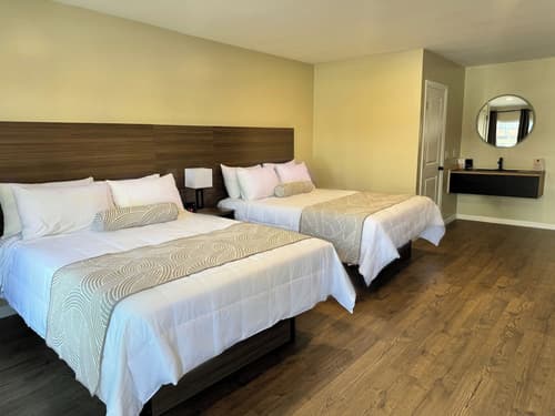 The Dixie Hollywood, Room