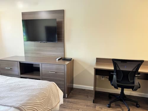 The Dixie Hollywood, Room