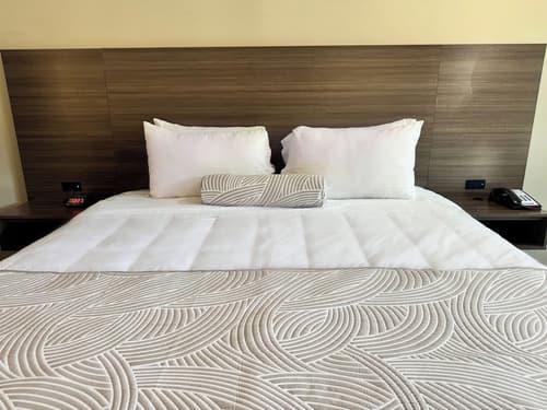 The Dixie Hollywood, Room