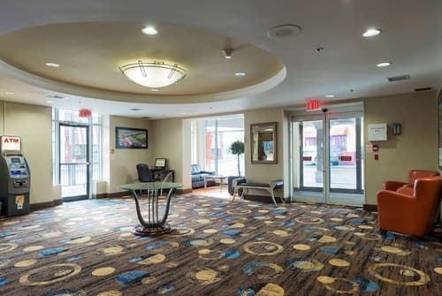 Howard Johnson Plaza by Wyndham by the Falls Niagara Falls, Lobby