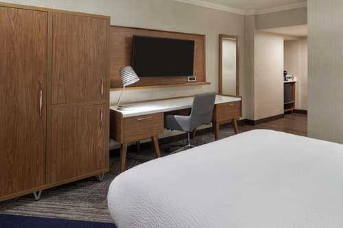 Four Points by Sheraton Windsor Downtown, Room